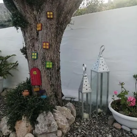 Filia Feriehus Archangelos (Rhodes)